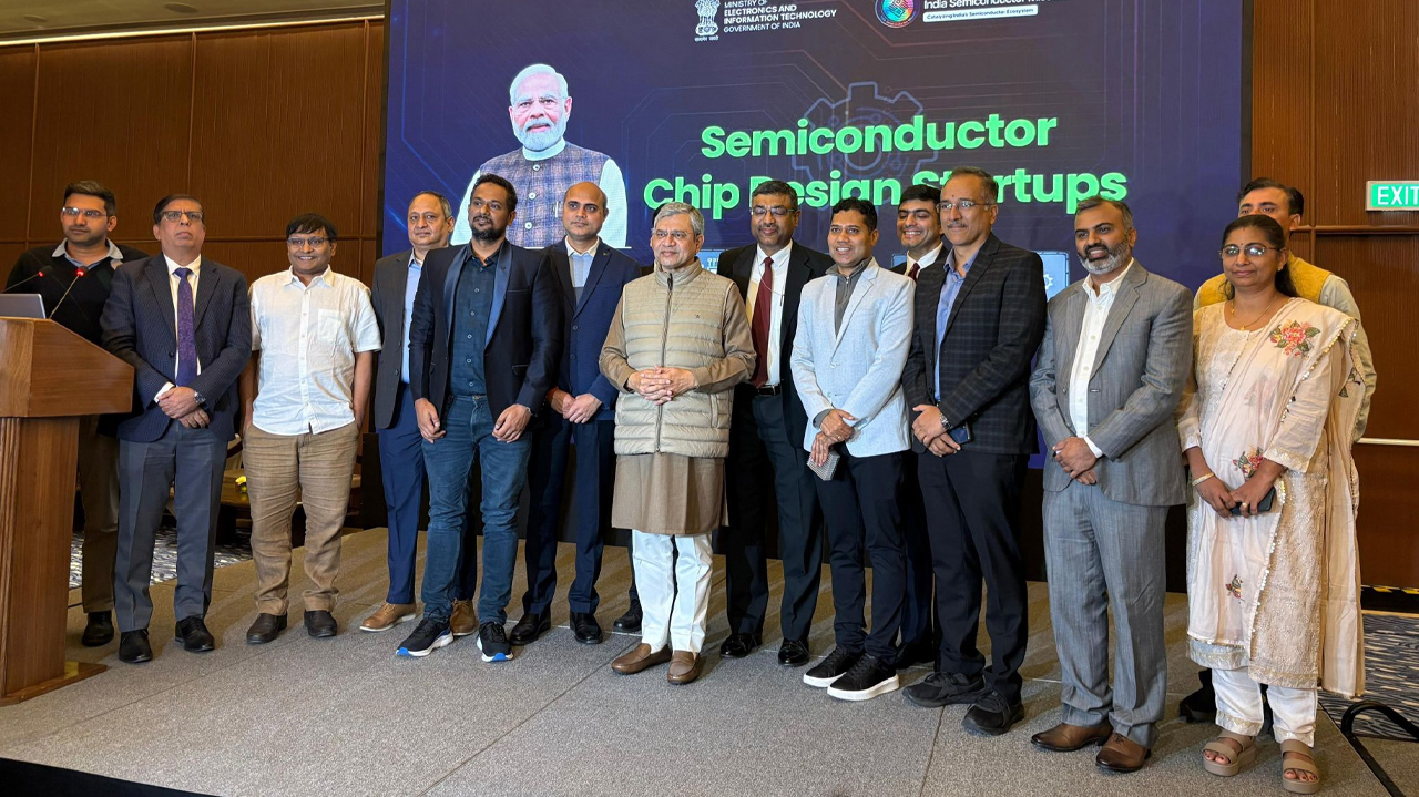 Union Minister Shri Ashwini Vaishnaw interacts with Semiconductor Chip Design Companies approved under  the DLI Scheme